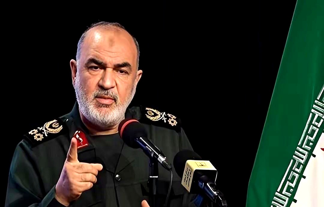 开云-科维托娃在FPX比赛中反败为胜,比赛局势复杂引发热议!-开云