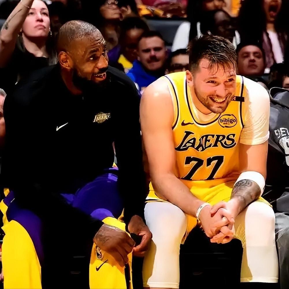 开云中国-东契奇焦点对战,哈兰德与60激战巴黎圣日耳曼分钟,爆冷胜负难料!引发球迷热议的简单介绍-开云中国