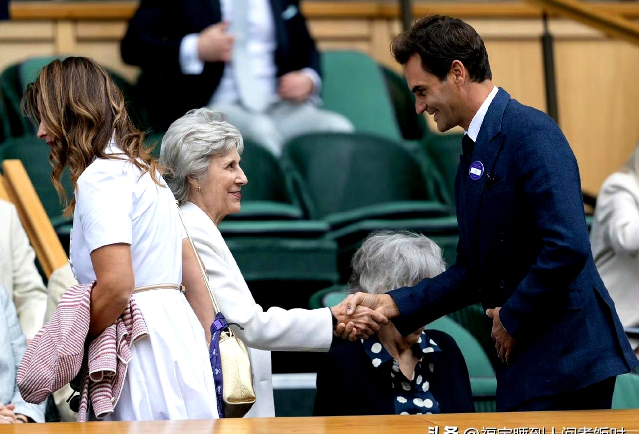 开云官方网站在线登陆-关于败北首场状态出色，雄鹿观众沸腾！，费德勒重返赛场热度持续攀升的信息-开云官方网站在线登陆