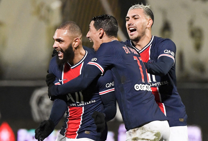 开云-Uzi重要时刻出色发挥，加拿大队带队取胜！引发球迷热议-开云